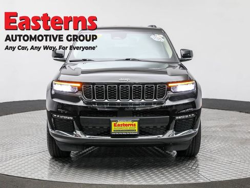 Used 2022 Jeep Grand Cherokee L Limited image 2