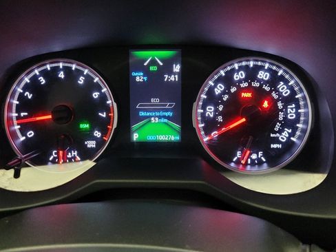 Used 2021 Toyota RAV4 XLE w/ Convenience Package image 23