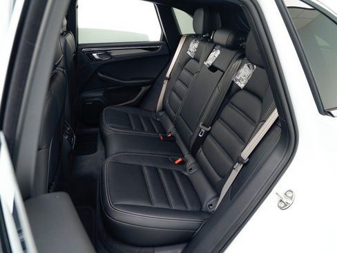 Certified 2026 Porsche Macan Turbo AWD/4WD image 30