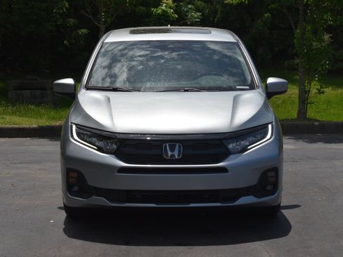 Used 2026 Honda Odyssey EX-L image 2