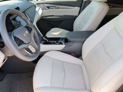 Used 2021 Cadillac XT5 Premium Luxury image 11