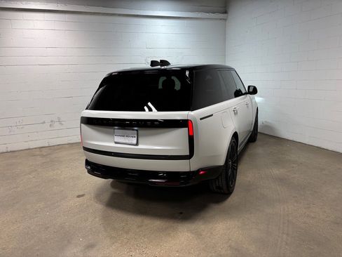 Used 2023 Land Rover Range Rover SE image 7