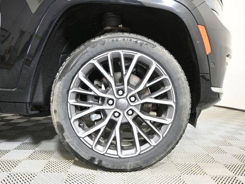 Used 2021 Jeep Grand Cherokee L Summit image 11