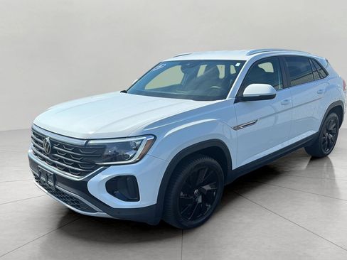 Used 2024 Volkswagen Atlas Cross Sport SE AWD/4WD image 3