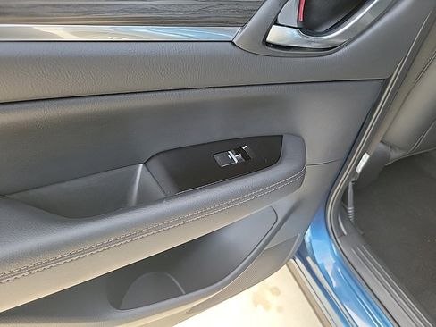 Used 2023 MAZDA CX-5 AWD 2.5 S w/ Premium Package image 12