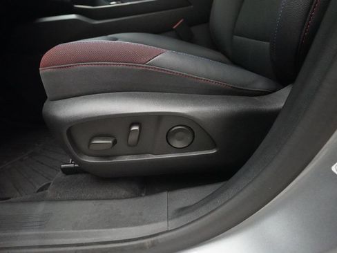 Used 2025 Chevrolet Equinox RS w/ Safety and Technology Package AWD/4WD image 29