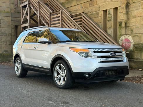 Used 2015 Ford Explorer Limited image 2