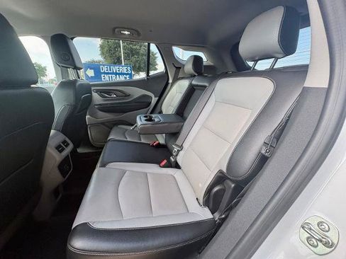 Used 2024 GMC Terrain SLT FWD image 9