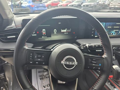 Used 2025 Nissan Kicks SR image 14