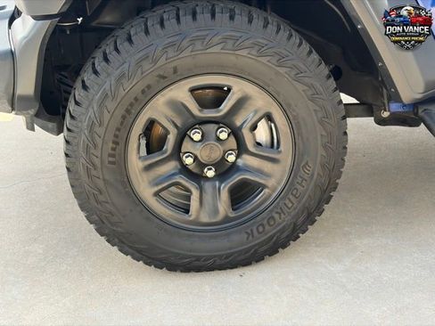 Used 2018 Jeep Wrangler Unlimited Sport AWD/4WD image 23