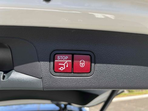 Used 2021 Mercedes-Benz GLS 580 4MATIC image 18