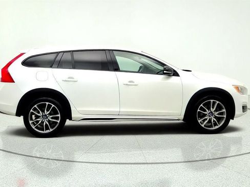 Used 2015 Volvo V60 T5 Cross Country w/ Convenience Package AWD/4WD image 4