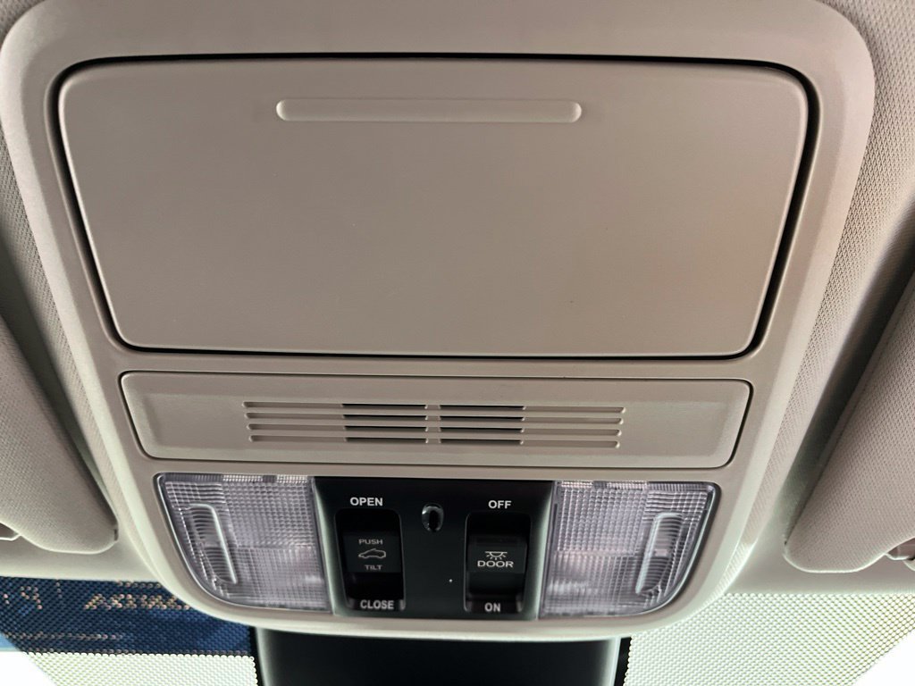 Certified 2026 Honda Odyssey Touring image 29