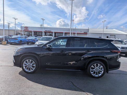 Used 2024 Toyota Highlander Limited image 6