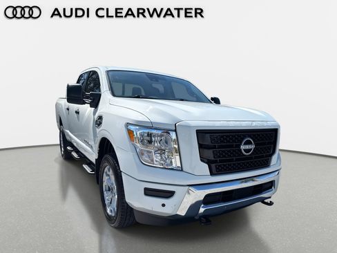 Used 2024 Nissan Titan SV w/ SV Convenience Package image 9