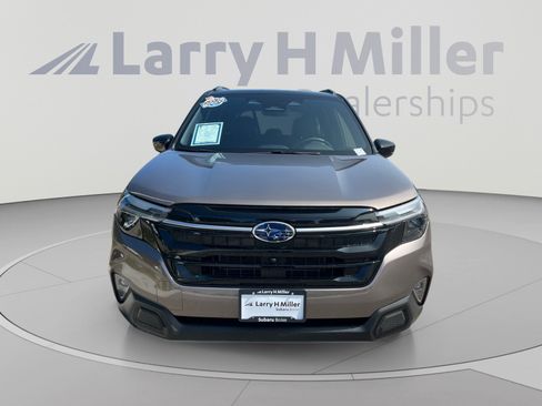 Certified 2025 Subaru Forester Touring AWD/4WD image 8