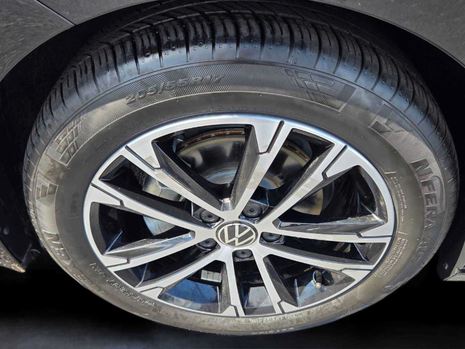 Used 2024 Volkswagen Jetta Sport FWD image 9