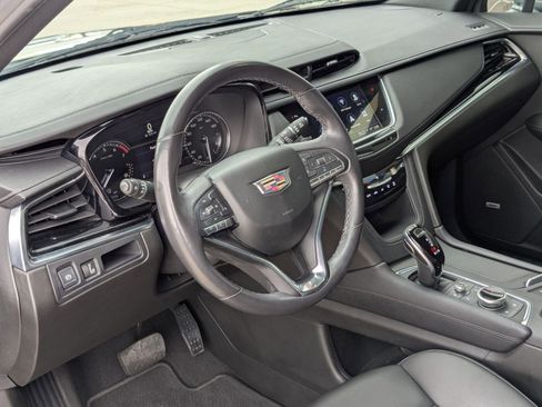 Used 2022 Cadillac XT6 Luxury image 4