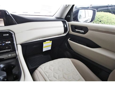 New 2025 Nissan Armada Platinum image 10