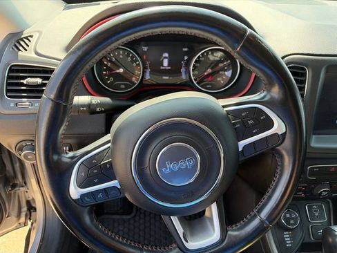 Used 2020 Jeep Compass Trailhawk AWD/4WD image 15