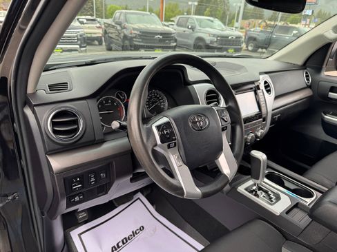 Used 2014 Toyota Tundra SR5 w/ SR5 Upgrade Package AWD/4WD image 9