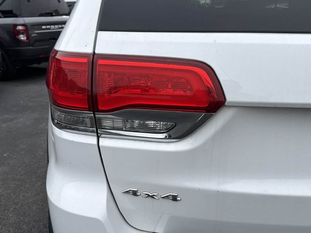 Used 2015 Jeep Grand Cherokee Limited w/ Mopar Chrome Edition Group AWD/4WD image 33