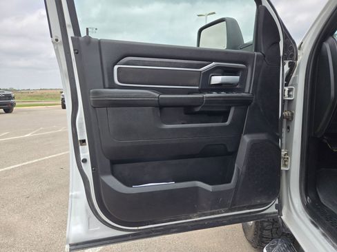 Used 2024 RAM 2500 Big Horn AWD/4WD image 12