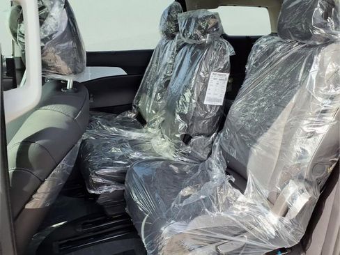 New 2026 Kia Carnival SX Prestige image 18