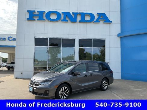 Certified 2026 Honda Odyssey EX-L image 1