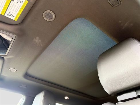 Used 2024 Land Rover Range Rover Evoque Dynamic SE image 28