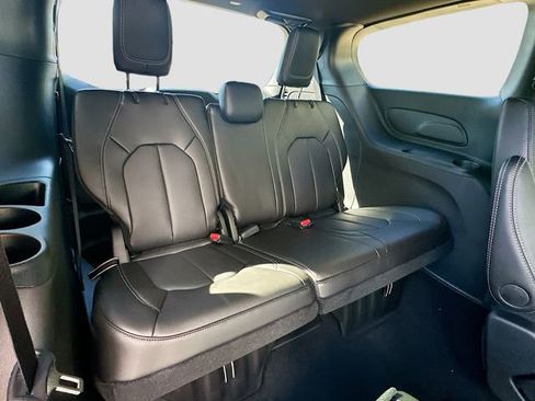 New 2026 Chrysler Pacifica Select image 29