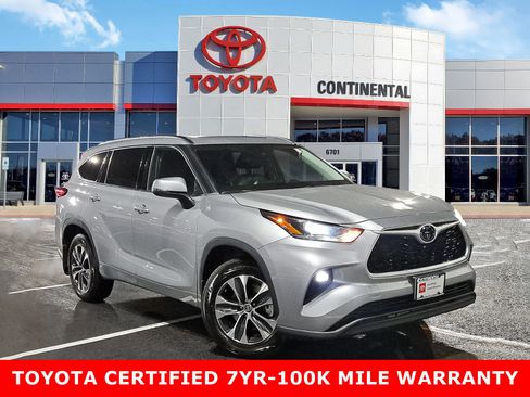 Certified 2021 Toyota Highlander XLE image 1