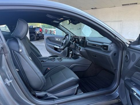 Used 2025 Ford Mustang Coupe RWD image 30