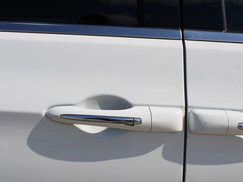 Used 2017 Chrysler Pacifica Touring Plus w/ Tire & Wheel Group image 32