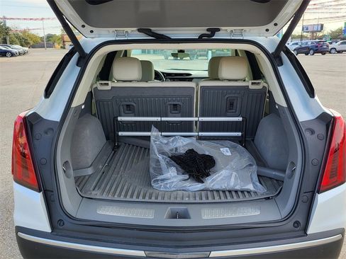 Used 2021 Cadillac XT5 Premium Luxury image 12