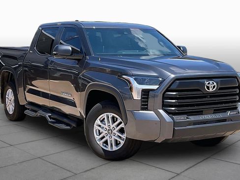 Used 2025 Toyota Tundra SR5 w/ SR5 Convenience Package AWD/4WD image 4