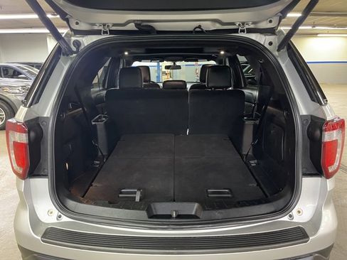 Used 2019 Ford Explorer XLT w/ Equipment Group 202A image 16