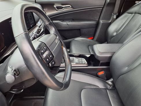 Used 2026 Kia Sportage EX FWD image 17