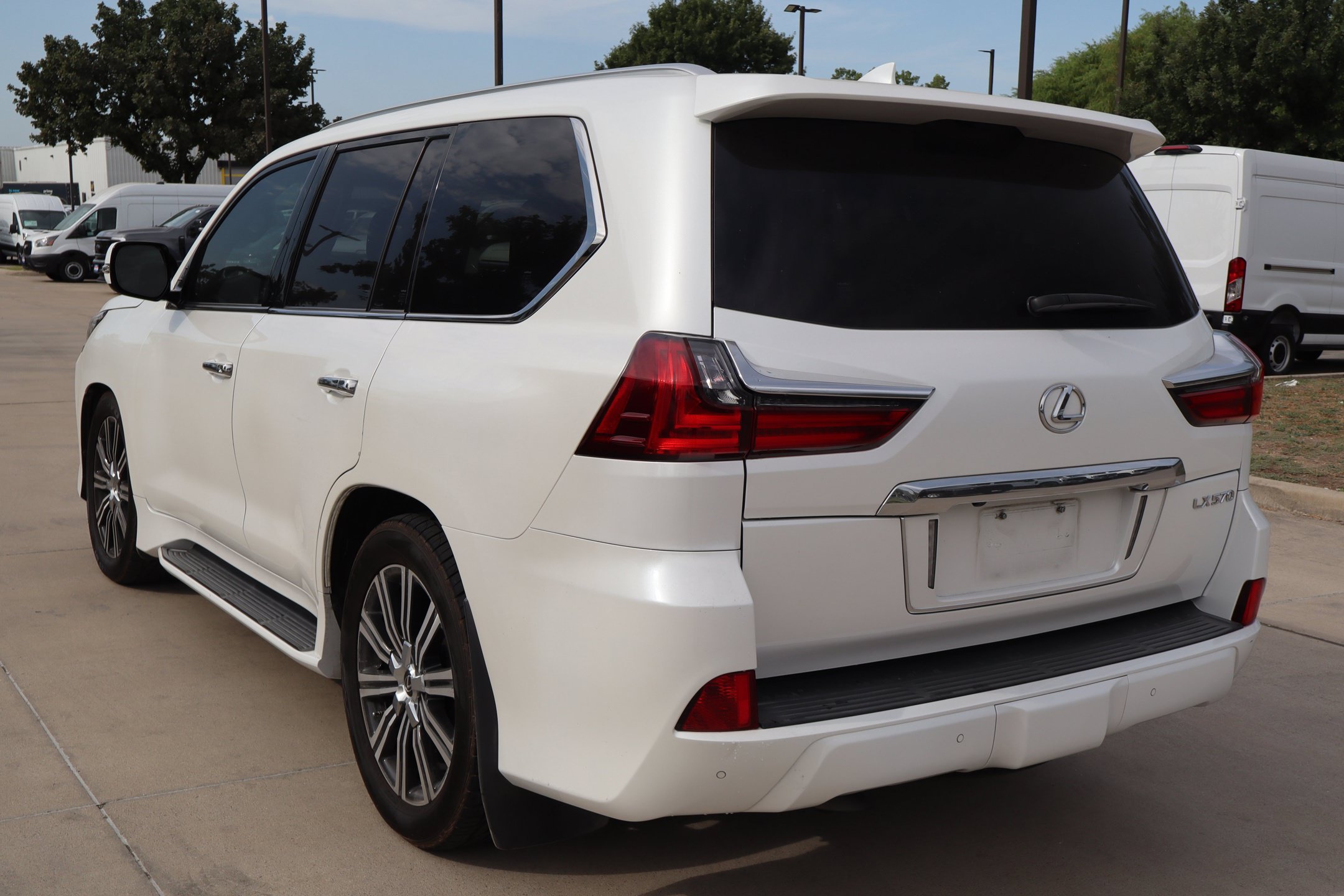Used 2019 Lexus LX 570 4WD w/ Luxury Package image 7