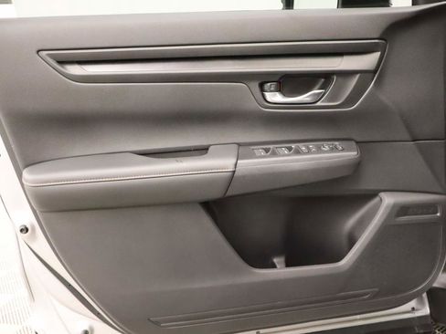 Used 2025 Honda CR-V Sport image 17