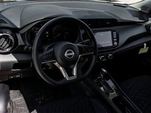New 2024 Nissan Kicks SV w/ Exterior Package image 9