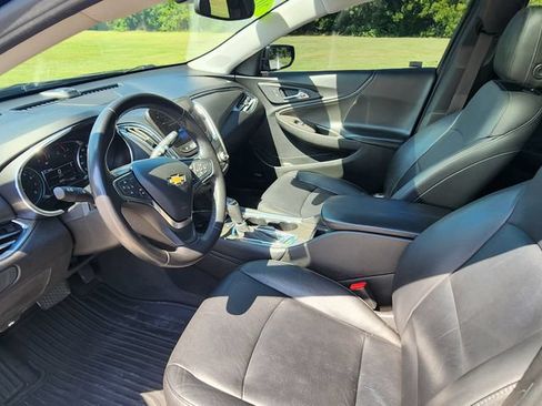 Used 2018 Chevrolet Malibu LT w/ Leather Package FWD image 15