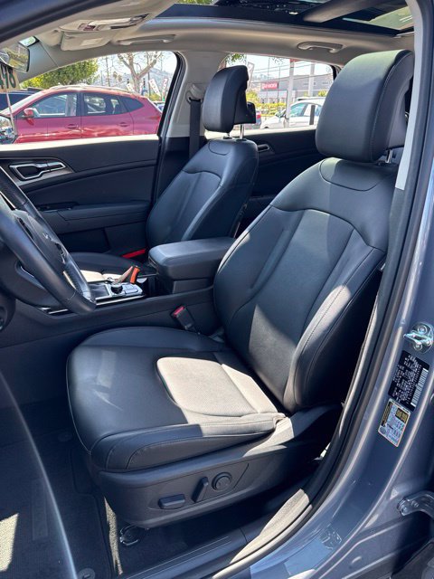 Certified 2025 Kia Sportage EX w/ Premium Package FWD image 6