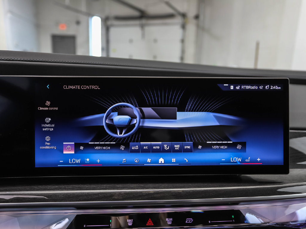 Used 2026 BMW 740i xDrive AWD/4WD image 18