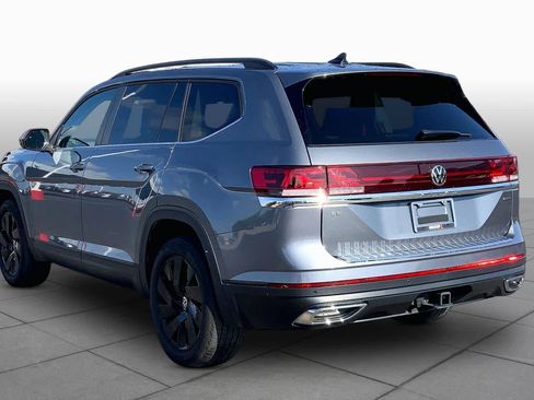 Used 2024 Volkswagen Atlas SE AWD/4WD image 12
