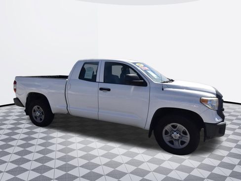 Used 2017 Toyota Tundra SR RWD image 2