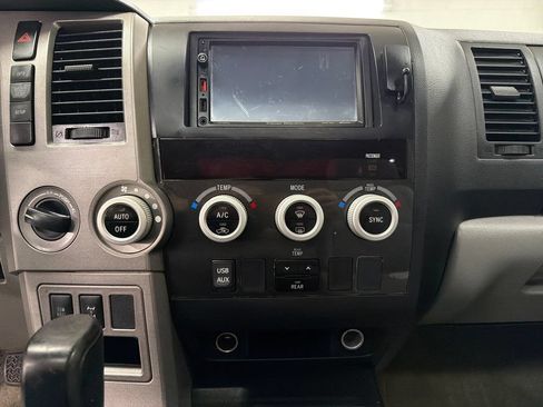 Used 2011 Toyota Sequoia SR5 AWD/4WD image 21