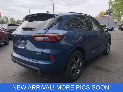 Certified 2023 Ford Escape ST-Line Select AWD/4WD image 6