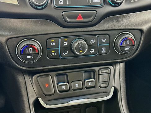 Used 2020 GMC Terrain SLT w/ Preferred Package AWD/4WD image 20