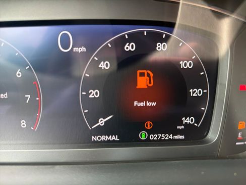 Used 2023 Honda Pilot Elite image 32